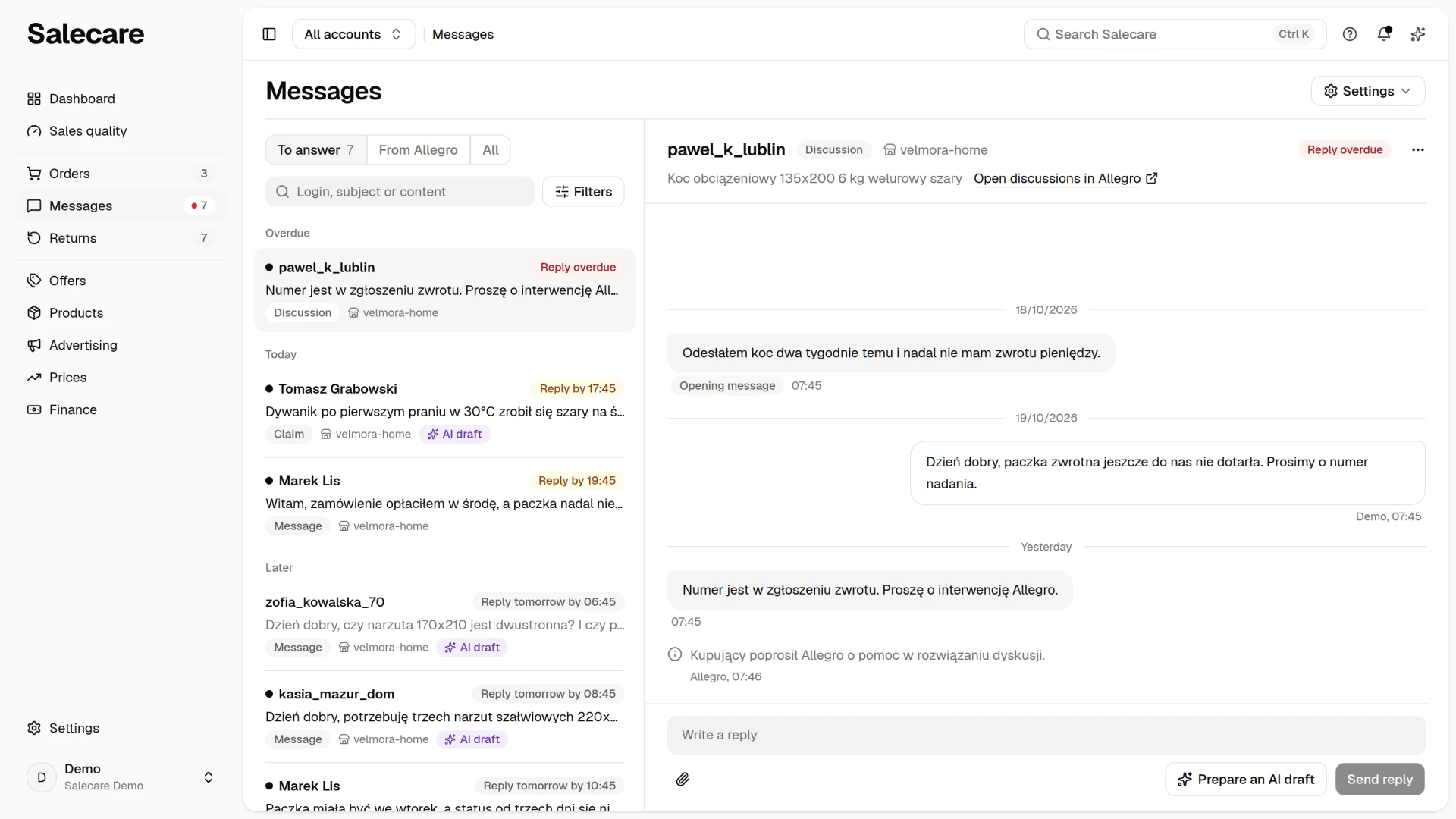 Messages with the views, the list and an open conversation