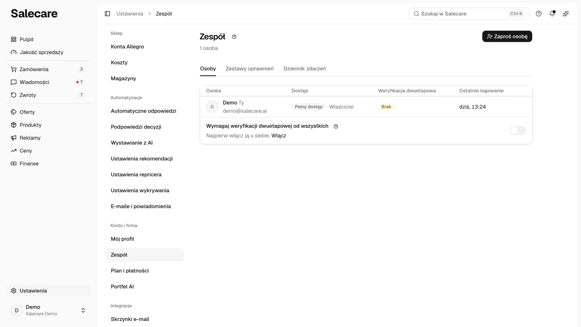 Strona Zespół z zakładkami i tabelą osób oraz oczekujących zaproszeń